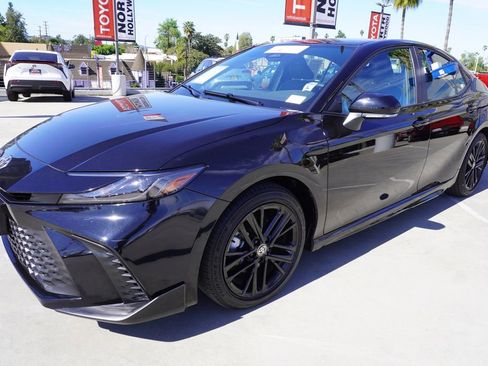 Certified 2025 Toyota Camry SE image 4