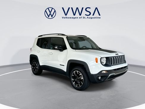 Used 2023 Jeep Renegade Latitude AWD/4WD image 2