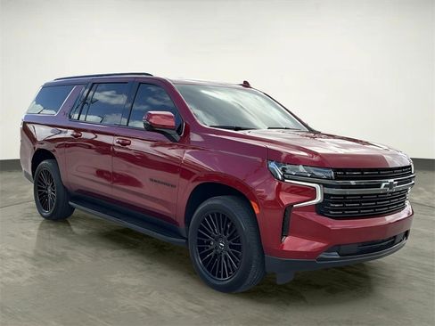 Used 2022 Chevrolet Suburban RST w/ Luxury Package image 10