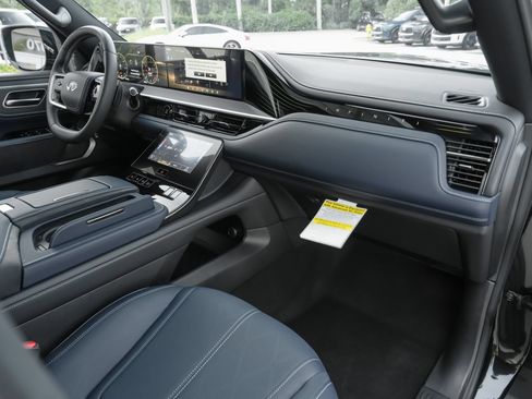 Certified 2026 INFINITI QX80 4WD image 36