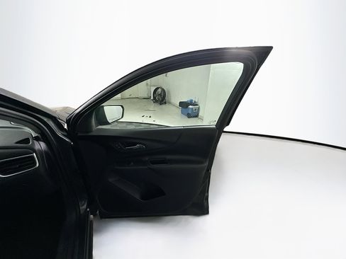 Used 2018 Chevrolet Equinox LT image 30