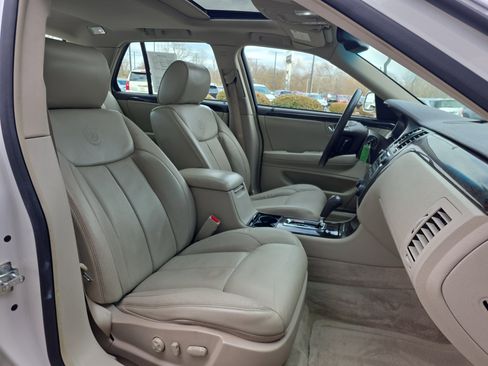 Used 2011 Cadillac DTS Luxury image 32