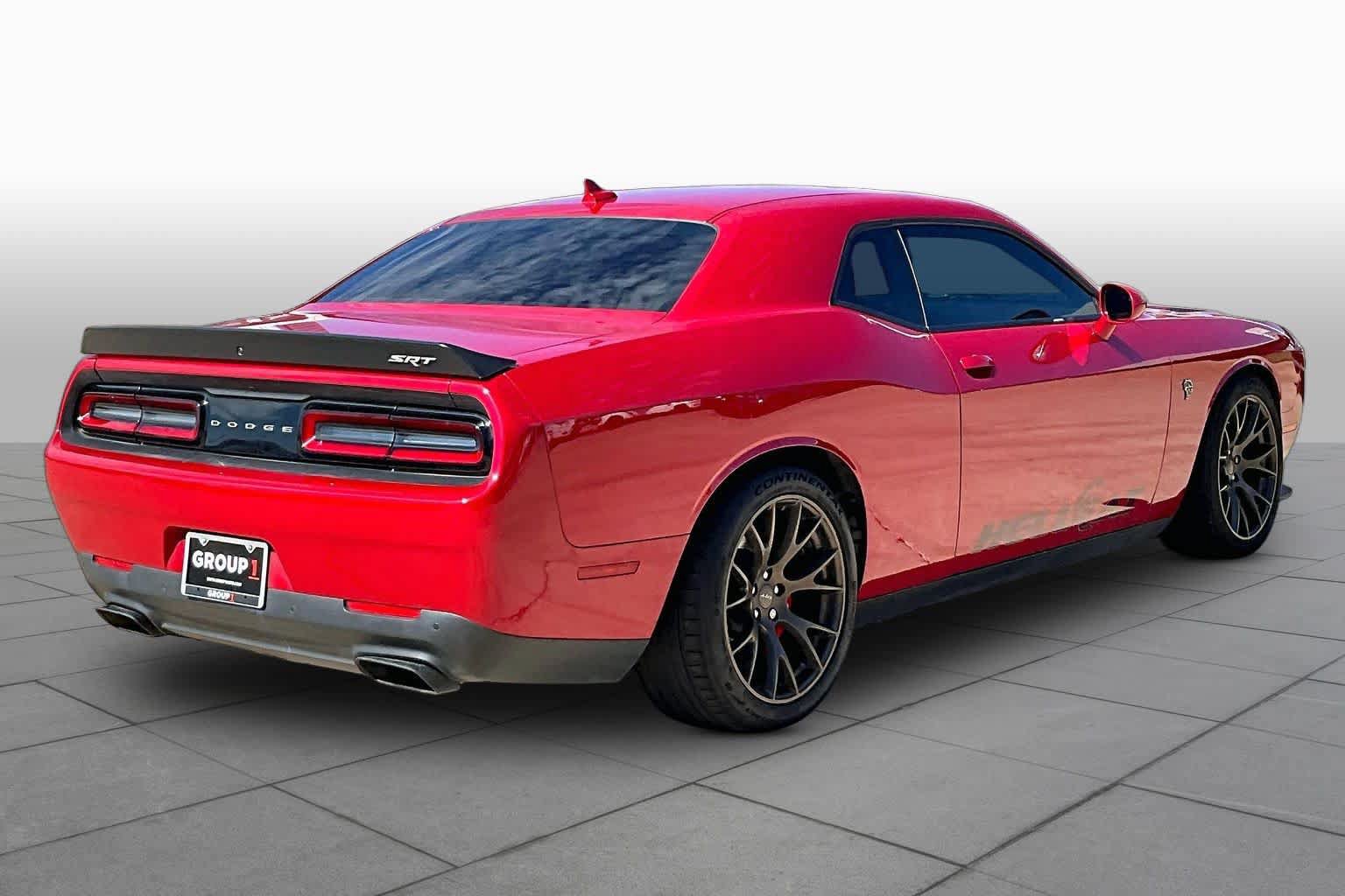 Used 2016 Dodge Challenger SRT Hellcat RWD image 12