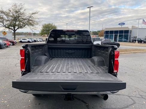 Used 2025 Chevrolet Silverado 2500 LTZ w/ LTZ Premium Package image 9