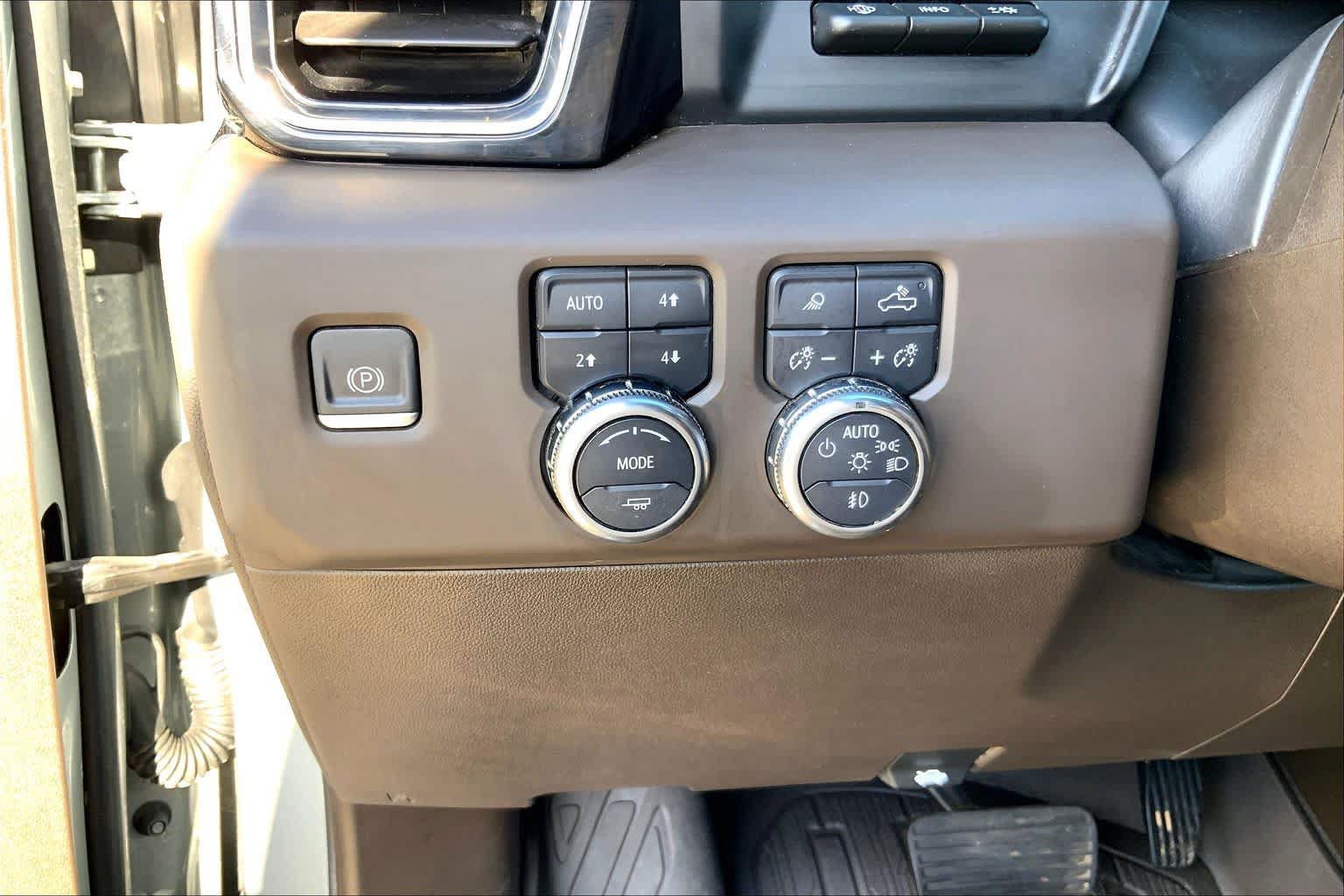Used 2024 GMC Sierra 1500 Denali w/ Denali Reserve Package AWD/4WD image 32