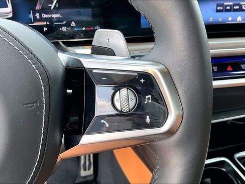 Used 2025 BMW 740i xDrive image 21