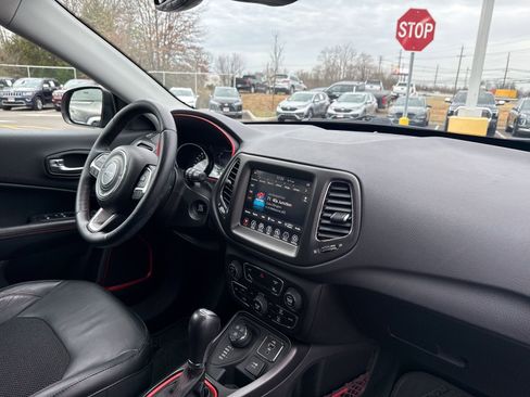 Used 2017 Jeep Compass Trailhawk image 15