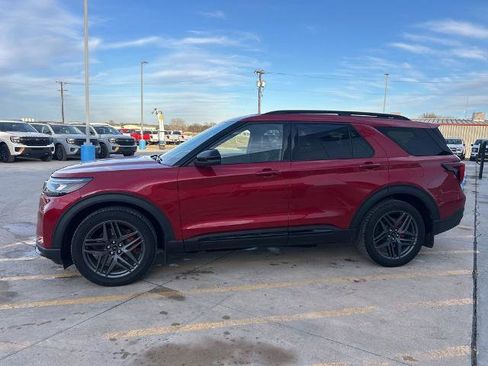 Certified 2025 Ford Explorer ST RWD image 6