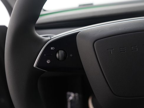 Used 2026 Tesla Model Y AWD image 25