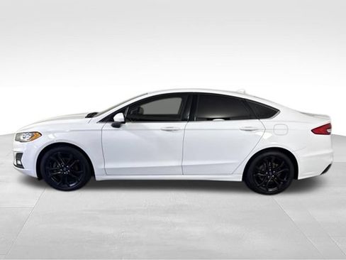 Used 2019 Ford Fusion SE w/ Equipment Group 151A FWD image 6