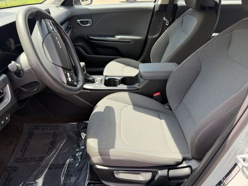Used 2025 Kia K4 FWD image 25