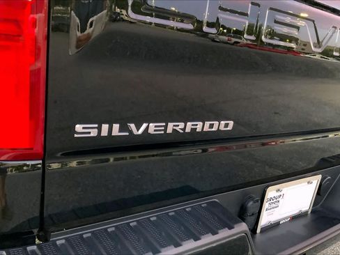 Used 2025 Chevrolet Silverado 1500 LT Trail Boss w/ Convenience Package II AWD/4WD image 9