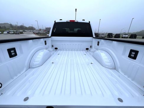 New 2026 Ford F250 XLT w/ FX4 Off-Road Package AWD/4WD image 16