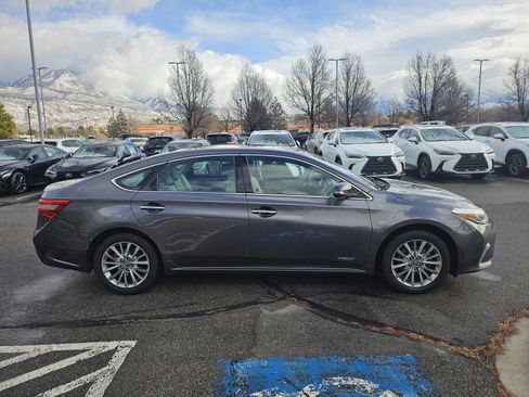Used 2016 Toyota Avalon Limited image 4