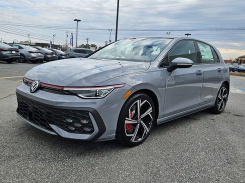 New 2026 Volkswagen GTI SE image 3