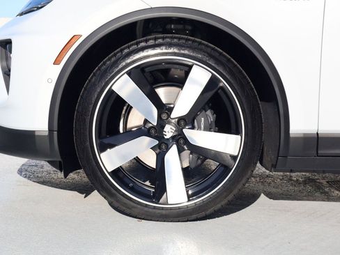 New 2026 Porsche Macan Electric image 27