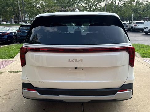 Used 2026 Kia Carnival FWD image 6