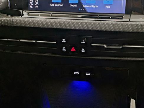 Used 2024 Volkswagen Golf R 2.0L TSI 4MOTION 7-Speed DSG T image 13