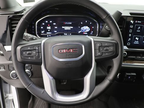 Used 2024 GMC Sierra 2500 SLE image 20