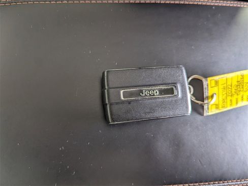 Used 2022 Jeep Grand Cherokee Summit image 29