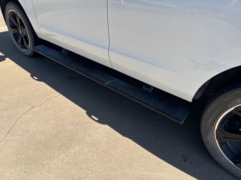 Used 2023 Ford Expedition Limited AWD/4WD image 11