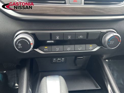 Used 2024 Nissan Altima 2.5 SV image 43