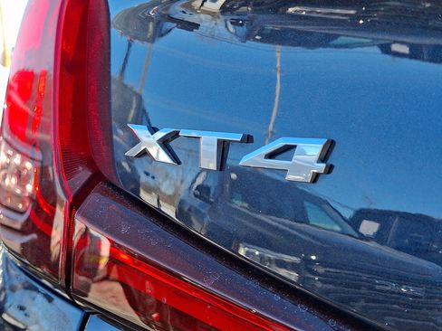 Used 2023 Cadillac XT4 Luxury w/ Cold Weather Package image 31