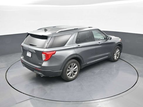 Used 2021 Ford Explorer Limited w/ Equipment Group 301A AWD/4WD image 41