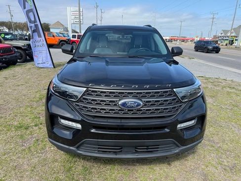 Used 2021 Ford Explorer XLT w/ Equipment Group 202A image 2