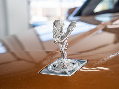 Used 2023 Rolls-Royce Cullinan w/ Cullinan Package image 19