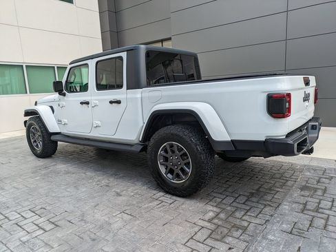 Used 2020 Jeep Gladiator Overland AWD/4WD image 7