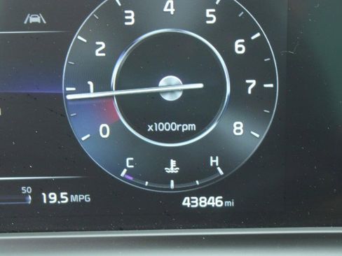 Used 2024 Kia Seltos SX w/ SX Sunroof Package image 19