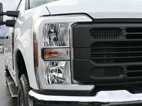 New 2026 Ford F350 XL w/ XL Chrome Package AWD/4WD image 4