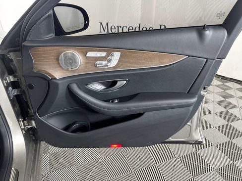 Used 2022 Mercedes-Benz E 350 Sedan image 15