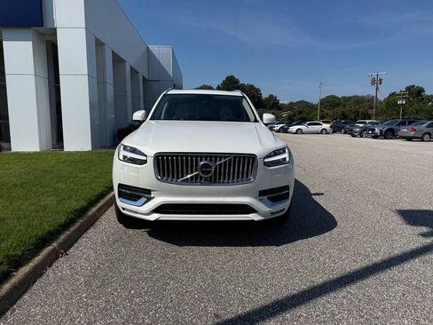 Used 2025 Volvo XC90 B6 Ultra w/ Lounge Package AWD/4WD image 3