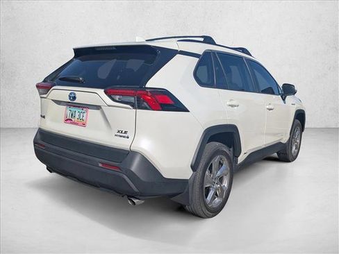 Used 2021 Toyota RAV4 XLE Premium AWD/4WD image 5