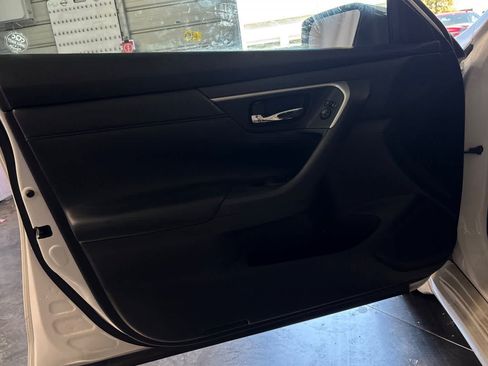 Used 2015 Nissan Altima 2.5 S w/ Special Edition Package FWD image 15
