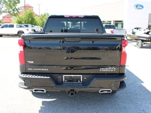 Used 2022 Chevrolet Silverado 1500 High Country w/ High Country Premium Package AWD/4WD image 6