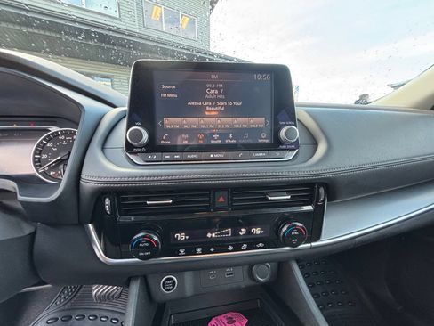 Used 2021 Nissan Rogue SV AWD/4WD image 15