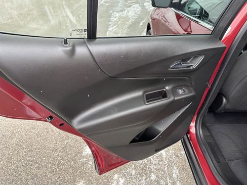 Used 2021 Chevrolet Equinox LT image 18