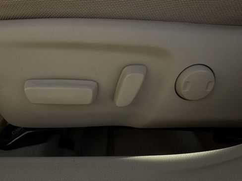 Used 2016 Toyota Camry LE FWD image 26
