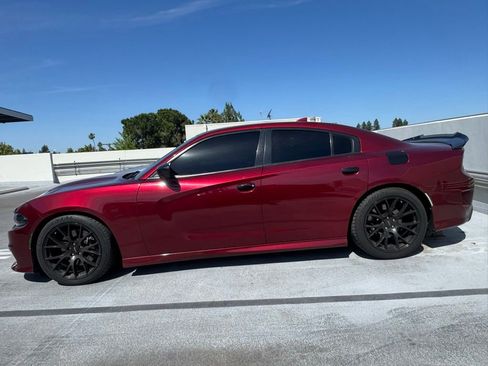 Used 2019 Dodge Charger Scat Pack w/ Plus Group RWD image 2