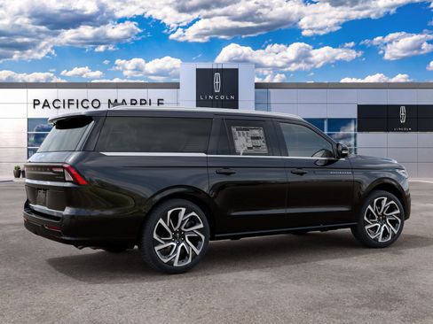 New 2027 Lincoln Navigator L Black Label AWD/4WD image 6