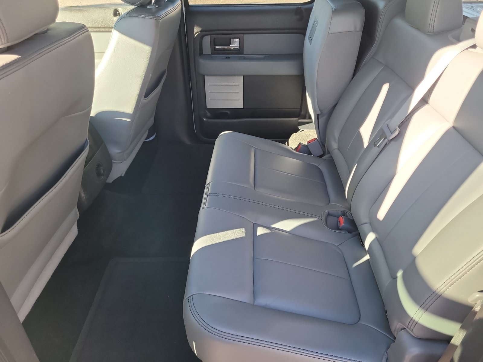 Used 2014 Ford F150 XLT w/ Equipment Group 302A Luxury AWD/4WD image 17