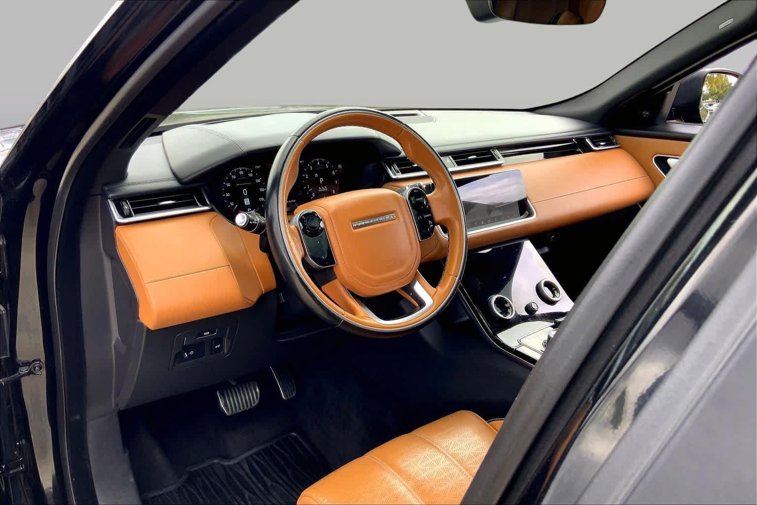 Used 2019 Land Rover Range Rover Velar R-Dynamic SE AWD/4WD image 18