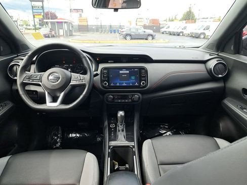 Used 2021 Nissan Kicks SR w/ SR Premium Package FWD image 21