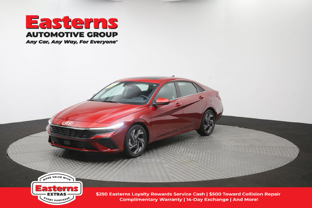 Used 2025 Hyundai Elantra SEL FWD image 58