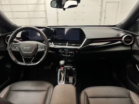 Used 2025 Chevrolet Trax RS w/ Driver Confidence Package image 14