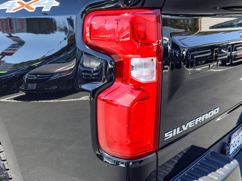 Used 2026 Chevrolet Silverado 1500 RST w/ RST Select Package AWD/4WD image 25