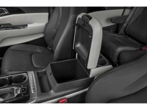 Used 2024 Kia Carnival EX FWD image 48